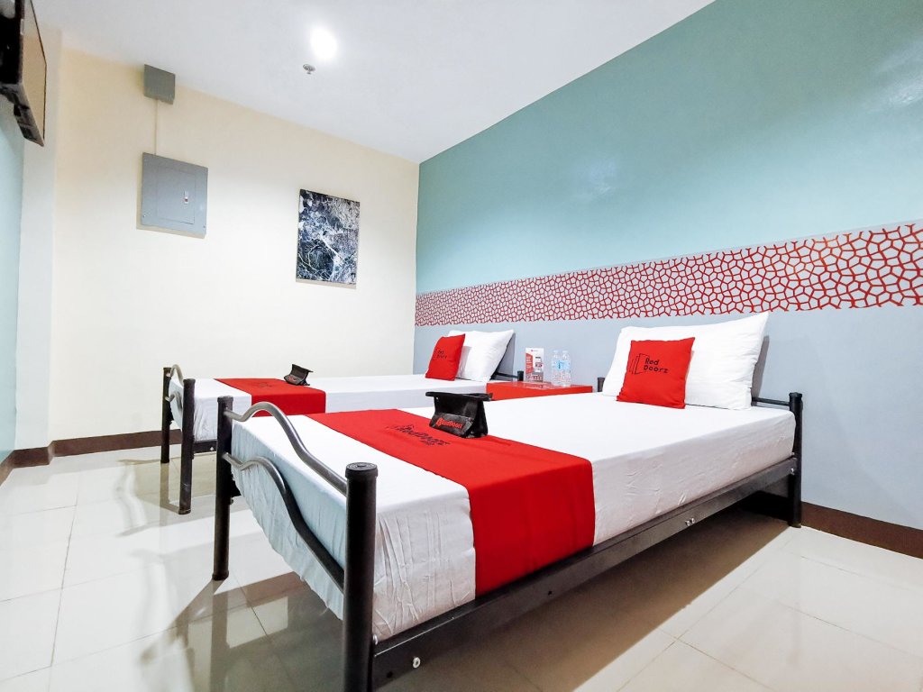 Standard Doppel Zimmer RedDoorz Plus near Ateneo de Davao