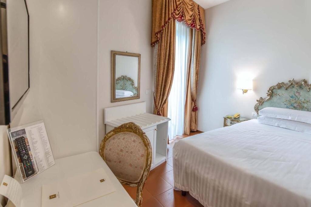 Superior Single room Hotel Machiavelli Palace