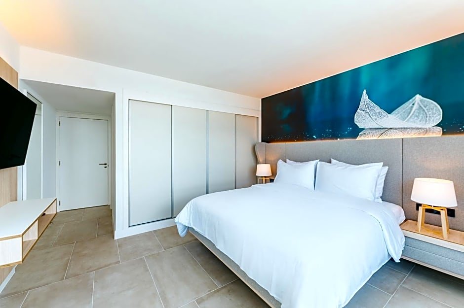 Suite Premium 2 dormitorios con vista al océano Radisson Blu Aruba