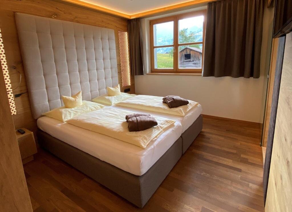 2 Bedrooms Suite Alpen Hotel Post