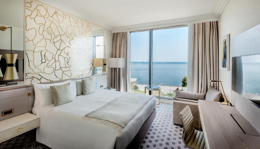 Двухместный номер Deluxe Guest с видом на море Baku Marriott Hotel Boulevard