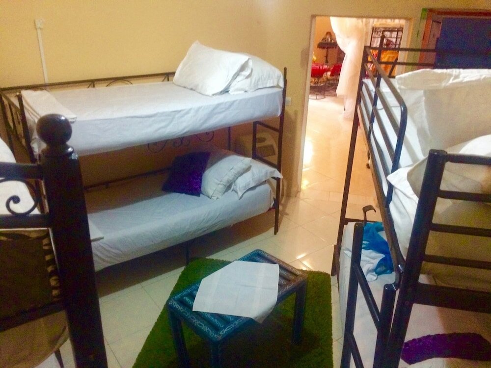 Кровать в общем номере Hostel Villa Red City