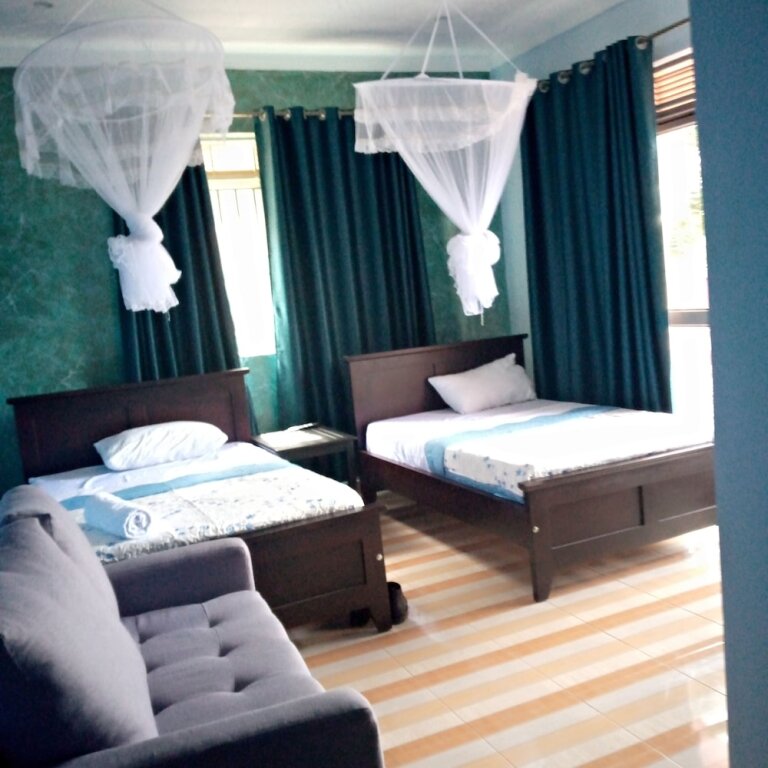 Standard Zimmer JB suites and lounge