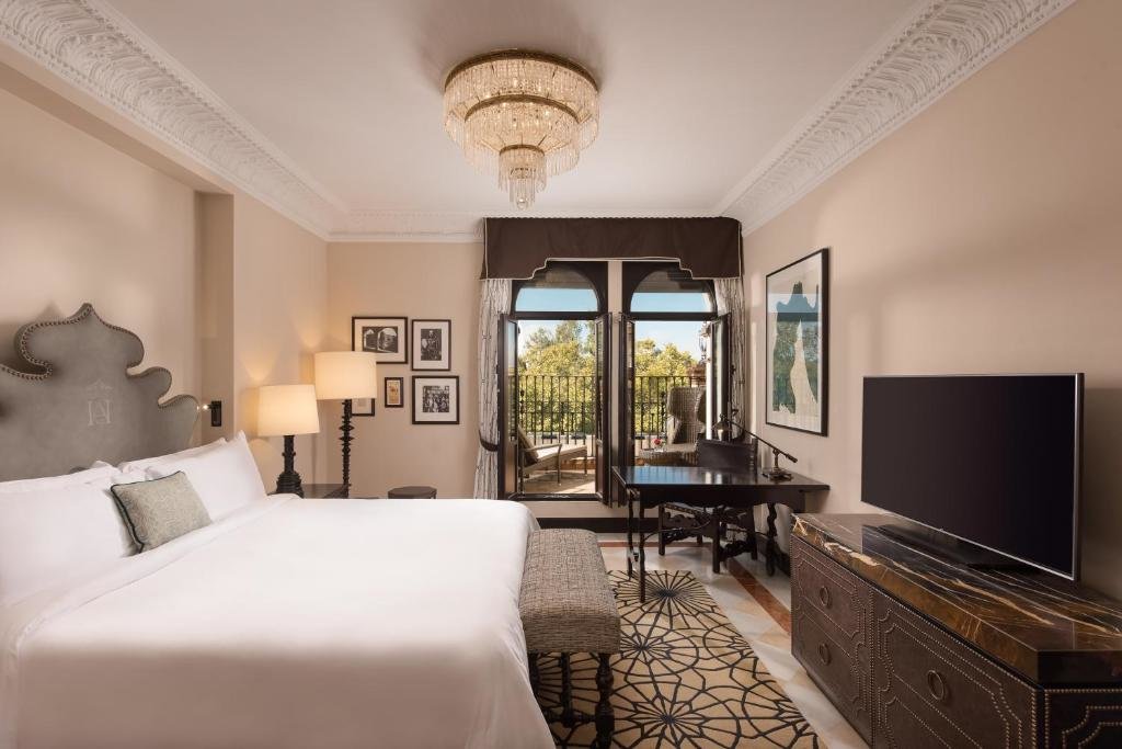 Двухместный номер с террасой Grand Deluxe Hotel Alfonso XIII, a Luxury Collection Hotel, Seville