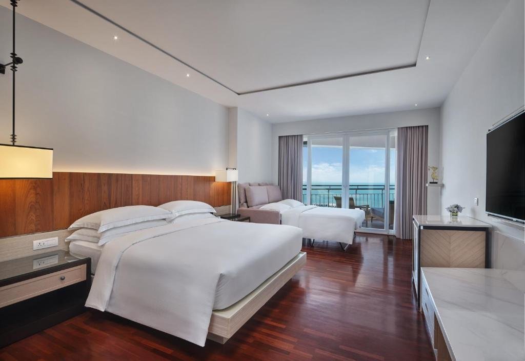 Premium Plus Double room with ocean view Hilton Hua Hin Resort & Spa