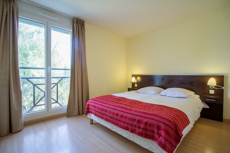 2 Bedrooms Bed in Dorm Adonis Excellior Grand Genève
