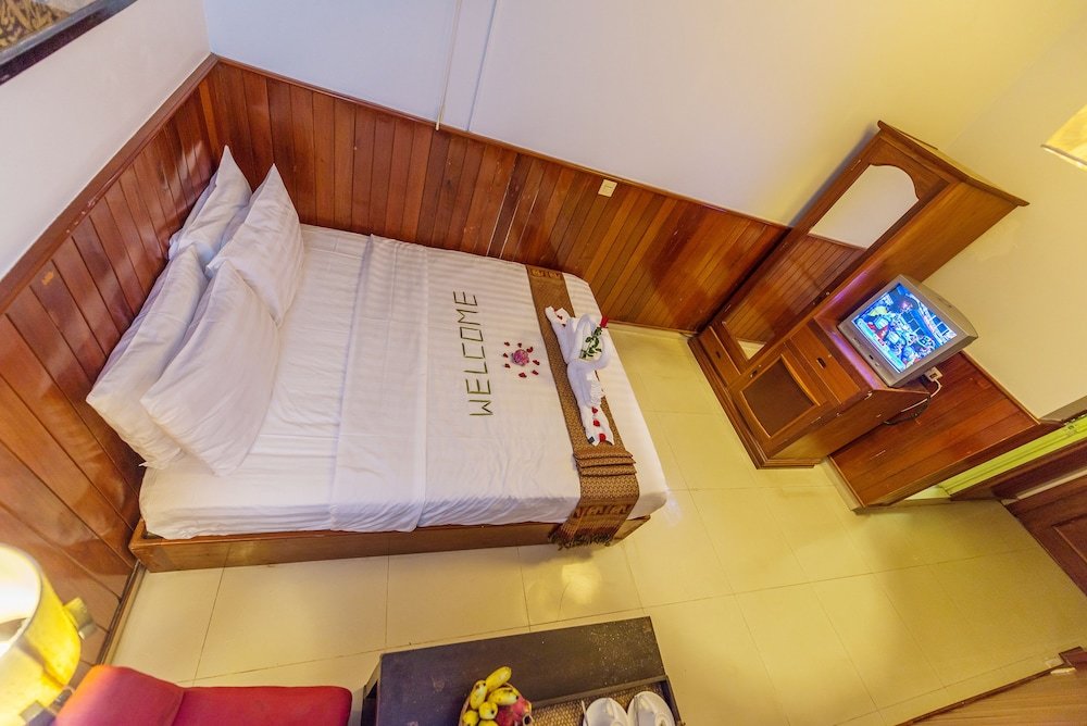 Deluxe Double room with city view Travellerhome Angkor Guesthouse