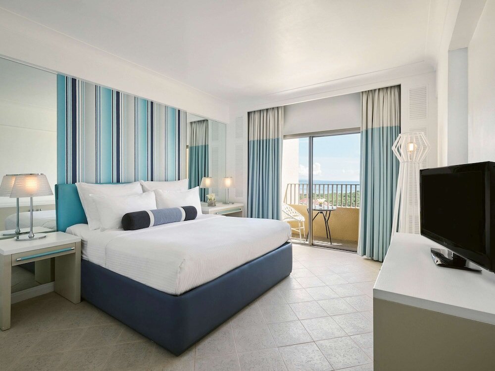 Двухместный номер Deluxe Mövenpick Hotel Mactan Island Cebu