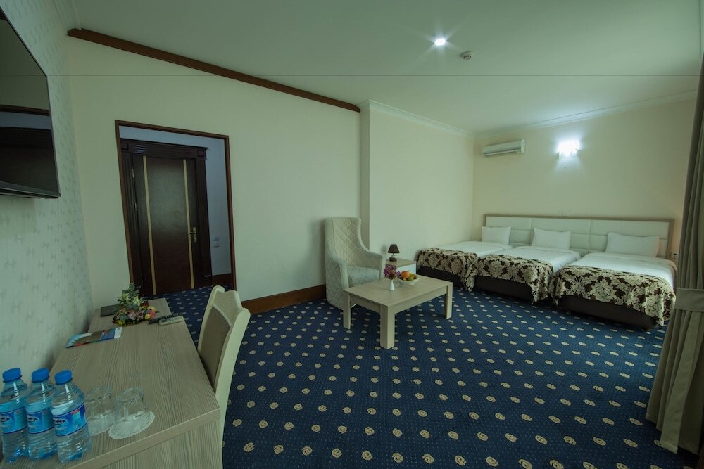 Standard triple chambre avec balcon Baku Inn Hotel