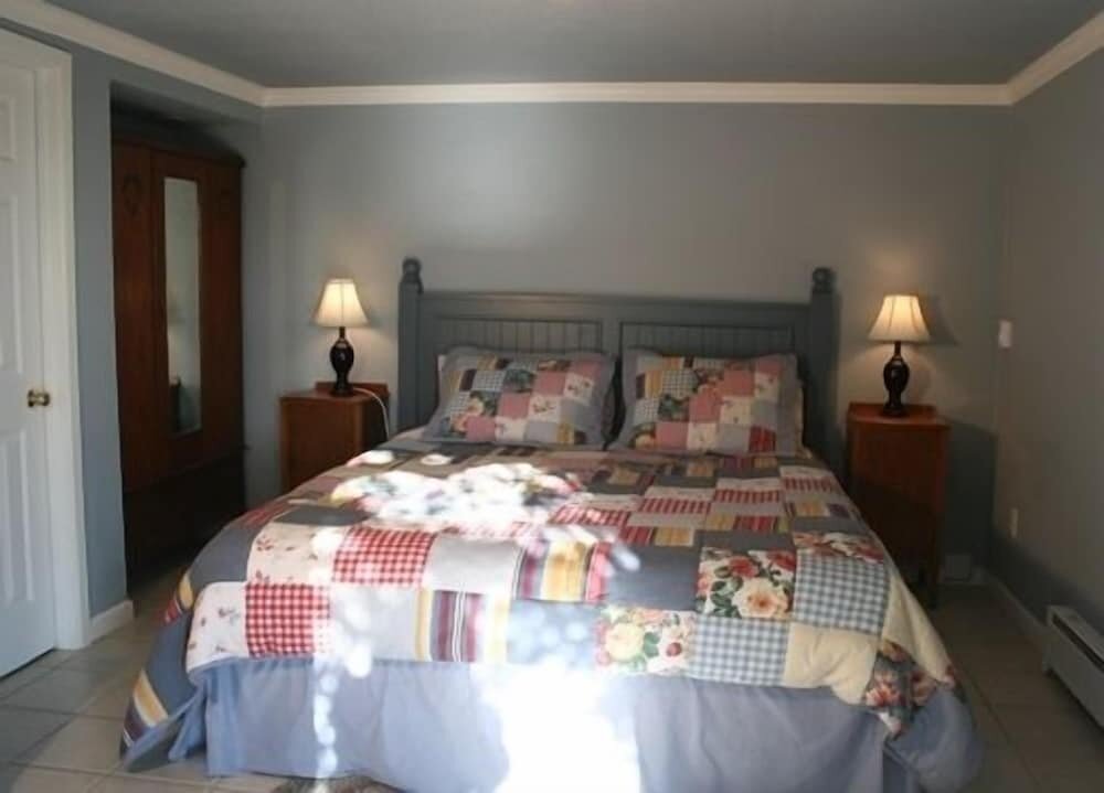 Standard Double room with view Bodega Harbor Inn
