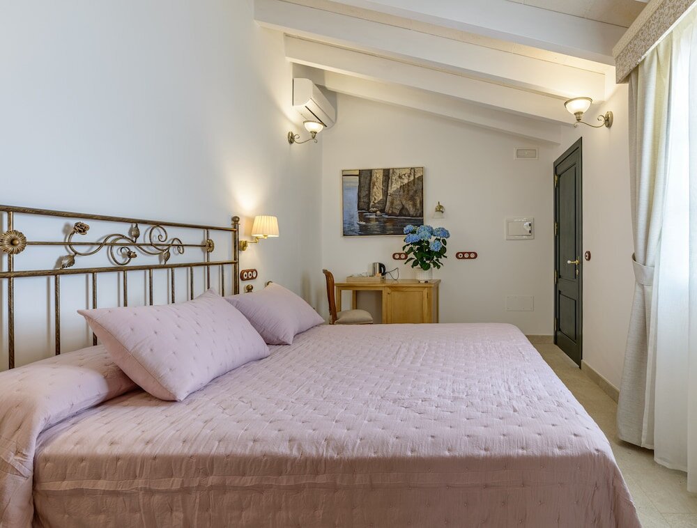 Comfort Double room Seranova Luxury Hotel