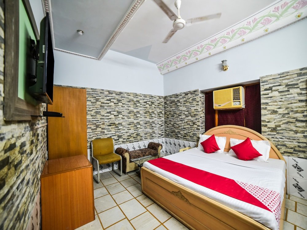 Double suite OYO 19527 Hotel Babu Heritage