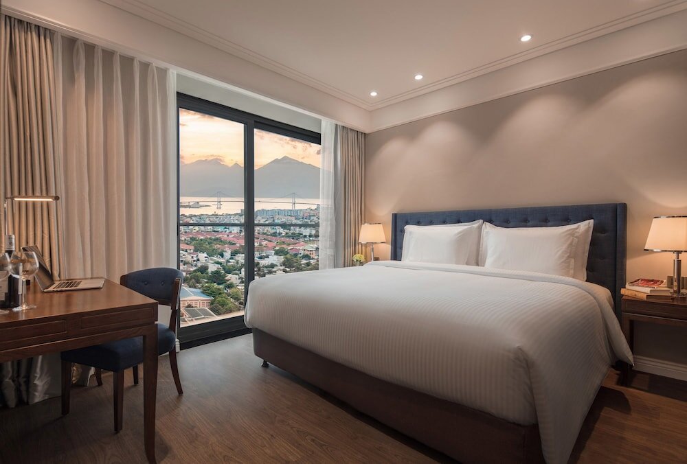 Suite 1 chambre avec balcon Altara Suites Da Nang by AHG