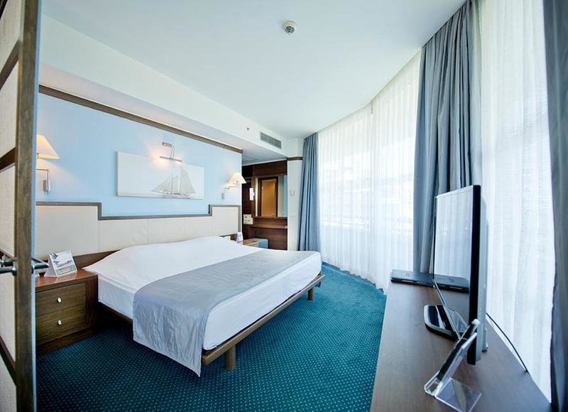 Suite Room De Luxe Grand Concorde De Luxe Resort