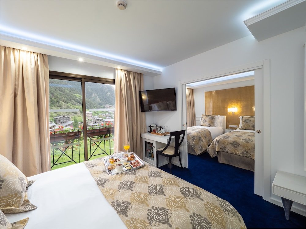 Семейный номер Standard с 2 комнатами с красивым видом из окна Hotel Princesa Parc Excellence