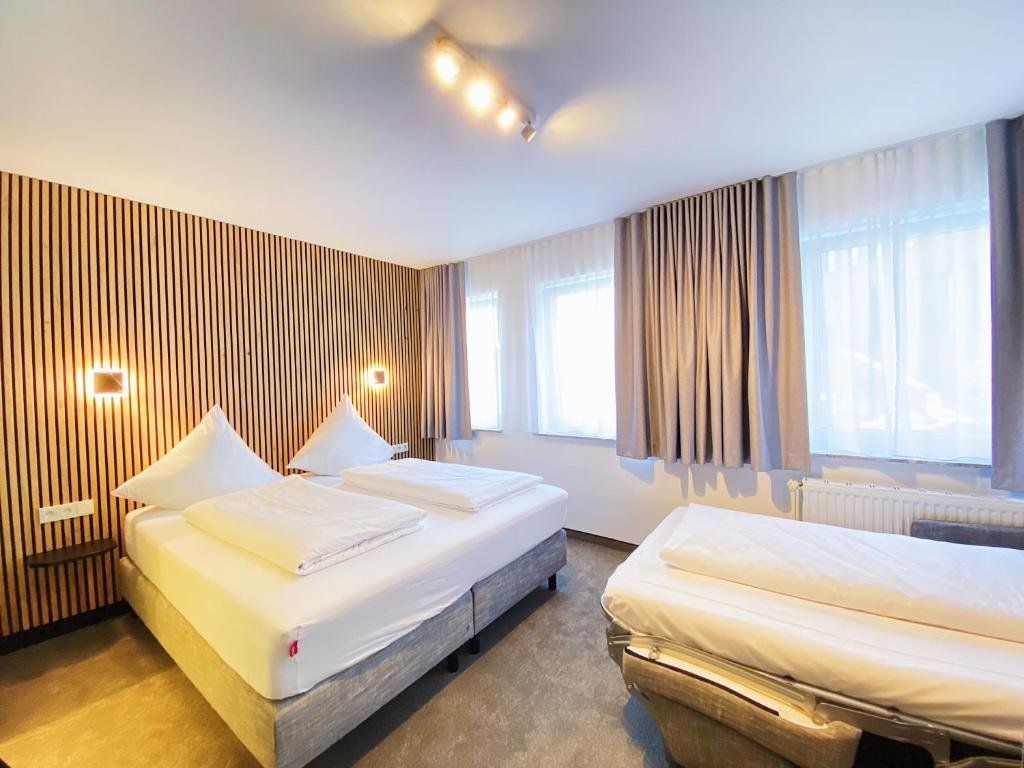 Standard triple chambre Hotel Xenia Flensburg