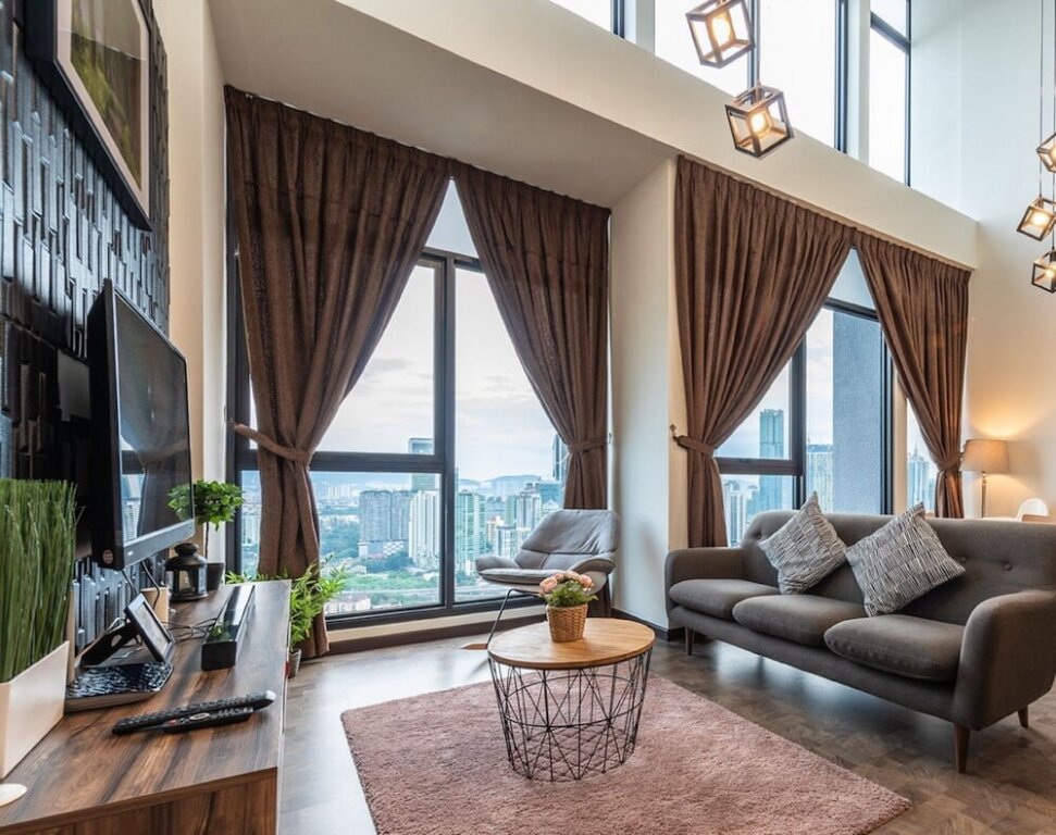 2 Bedrooms Family Apartment Expressionz KLCC by Wodages