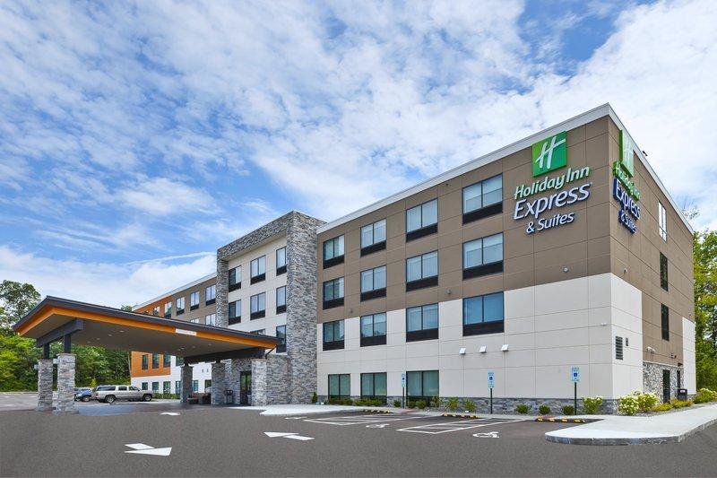 Double Suite Holiday Inn Express & Suites - Painesville - Concord, an IHG Hotel