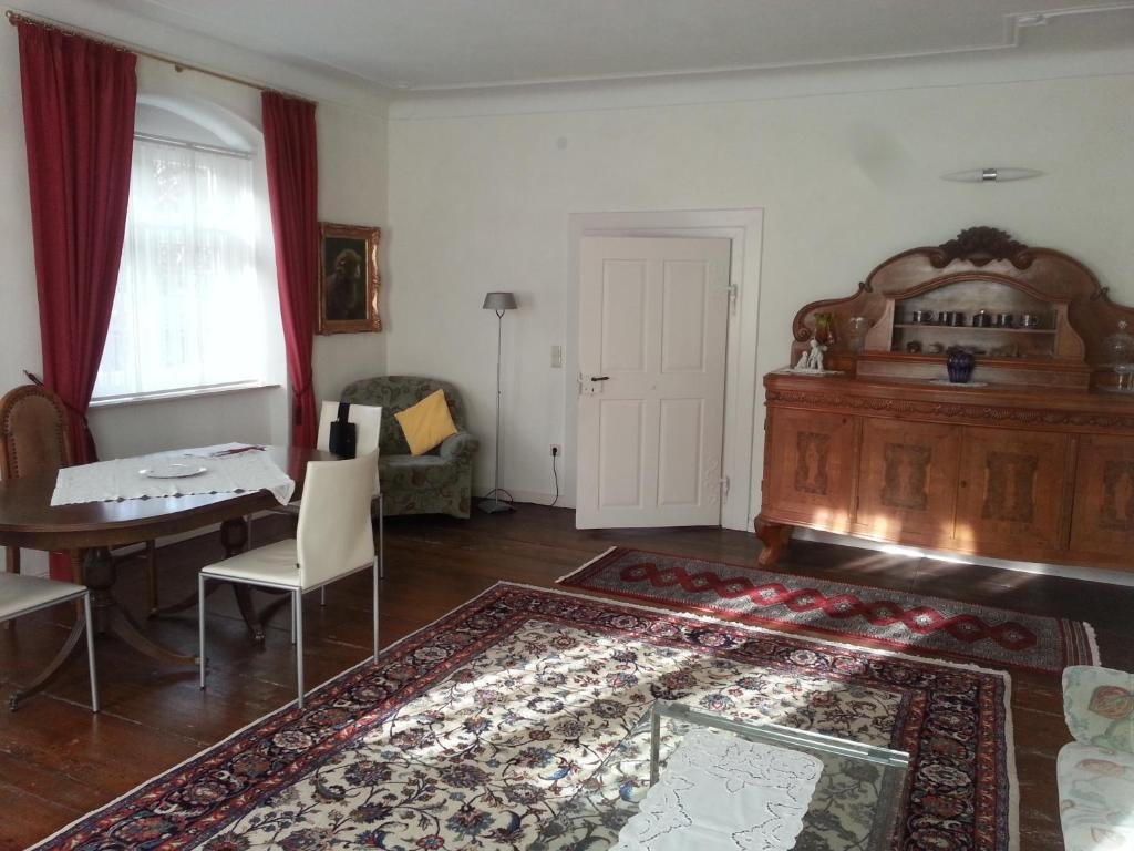 1 Bedroom Apartment …im historischen Baudenkmal Sternfärbe