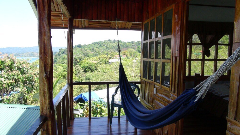 1 Bedroom Bungalow with ocean view Las Cotingas Lodge
