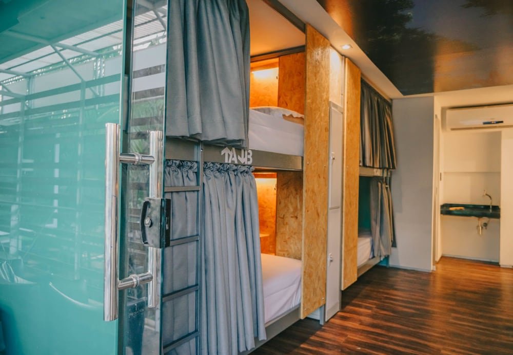 Кровать в общем номере The Container Hostel Manaus