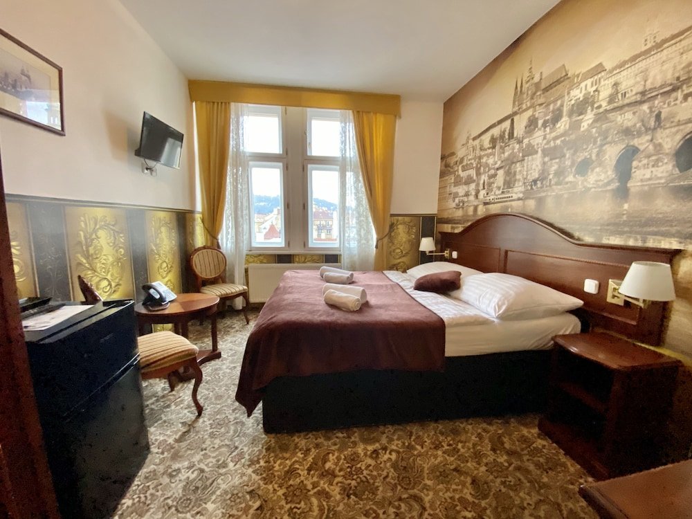 Двухместный номер Deluxe c 1 комнатой с видом на город Hotel Liliova Prague Old Town