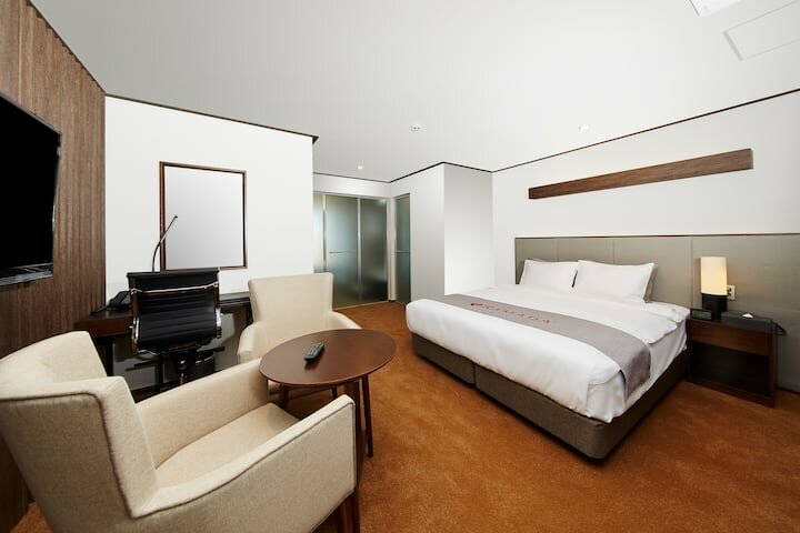 Четырёхместный люкс Ramada Hotel & Suites by Wyndham Gangwon Pyeongchang