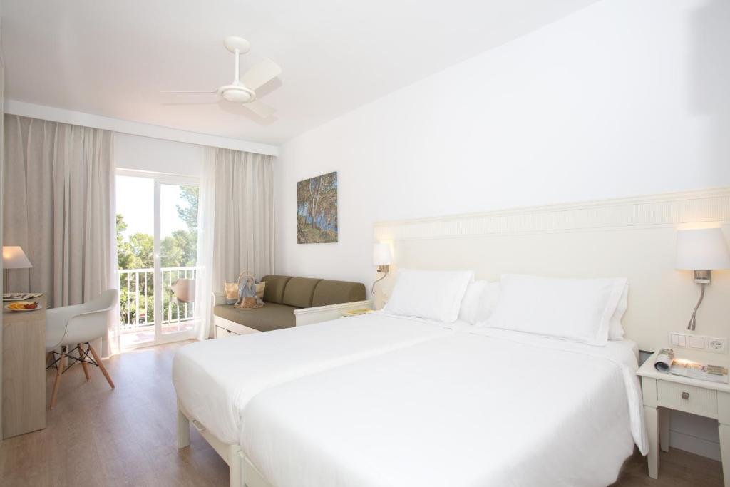 Standard Doppel Zimmer mit Balkon Hotel Castell dels Hams