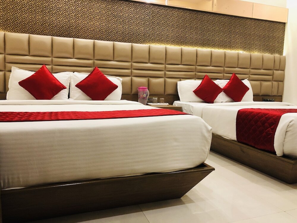 Четырёхместный номер Premium Hotel Guest Inn Residency - Kurla