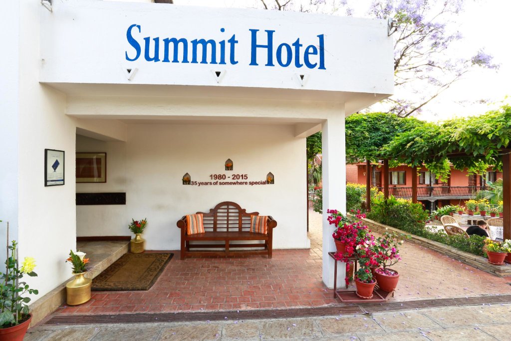 Suite Summit Hotel