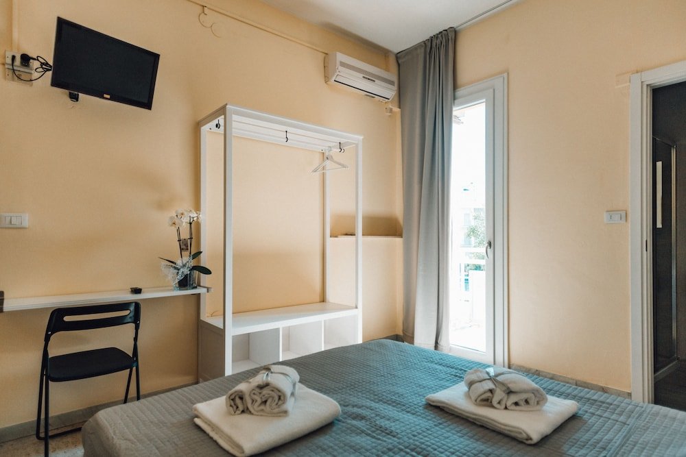 Standard Quadruple room with balcony Hotel Morri's