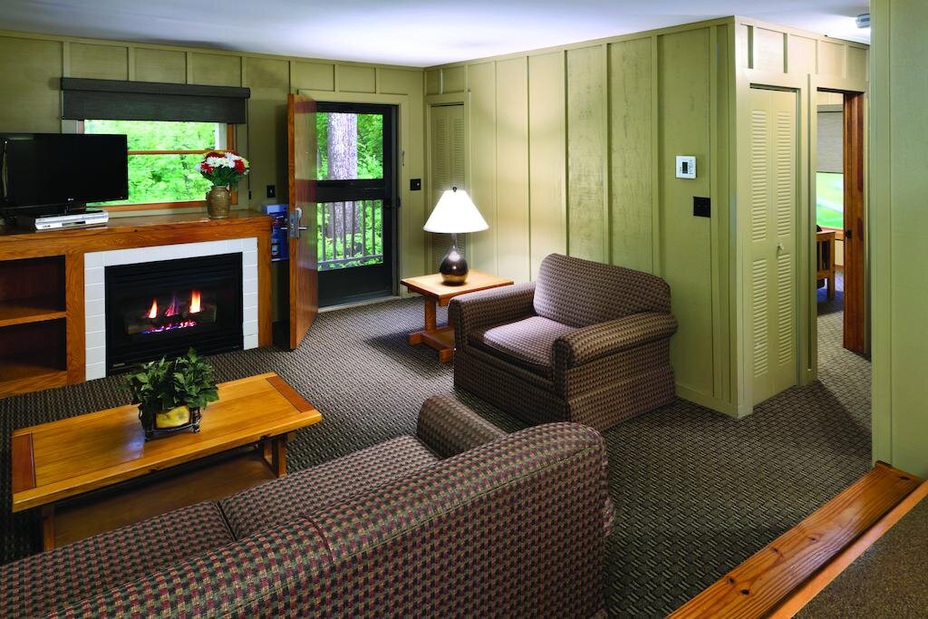 Семейный номер Standard с 2 комнатами Hueston Woods Lodge and Conference Center