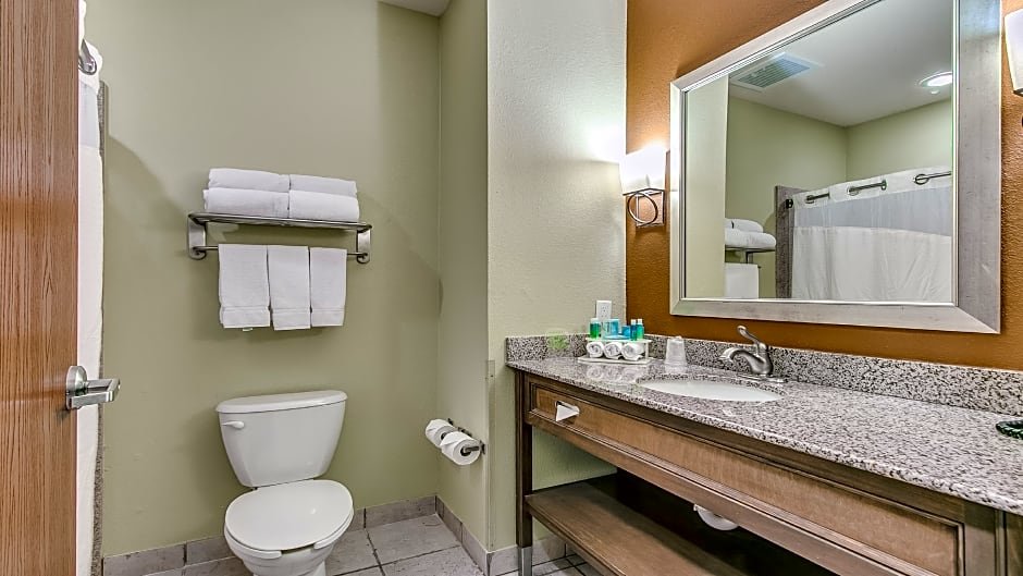 Люкс Deluxe Holiday Inn Express & Suites Lubbock Southwest - Wolfforth, an IHG Hotel