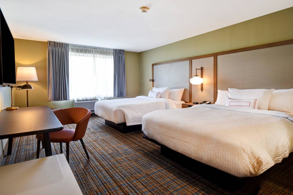 Номер Standard Fairfield Inn & Suites by Marriott Milwaukee North