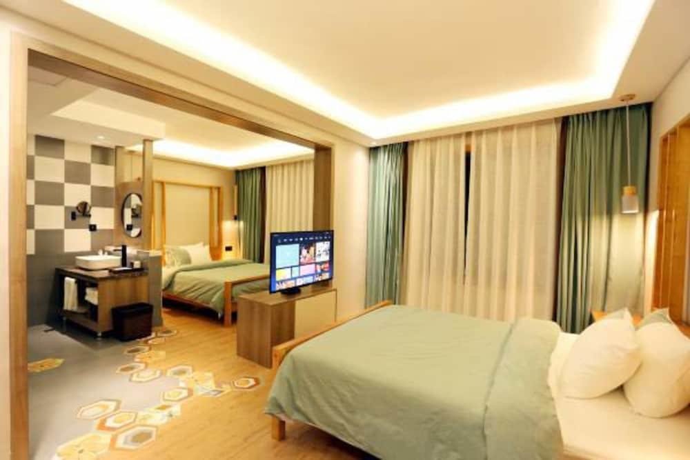 Komfort Zimmer Fenghuang Waiting for you guest house