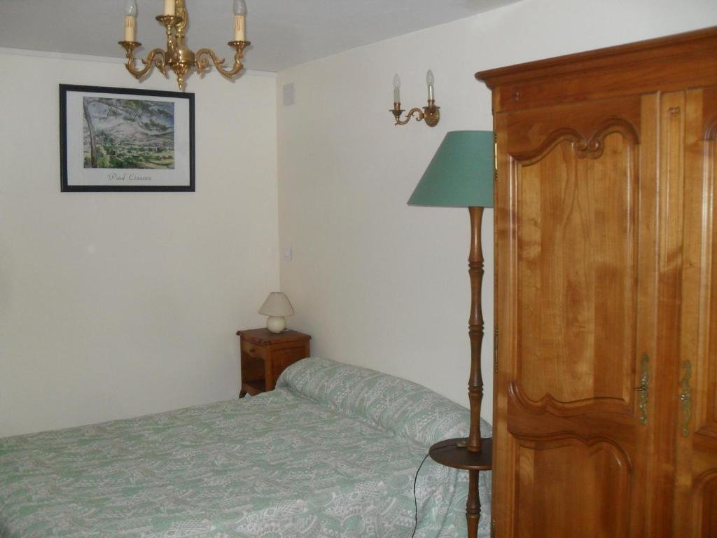 1 Bedroom Apartment Appartements -2 Rue des Sybilles-La Plombinoise