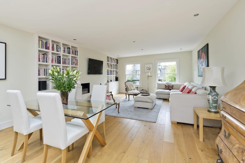 Апартаменты Beautiful Spacious Open-planned 3 Bedroom Apartment in Earls Court