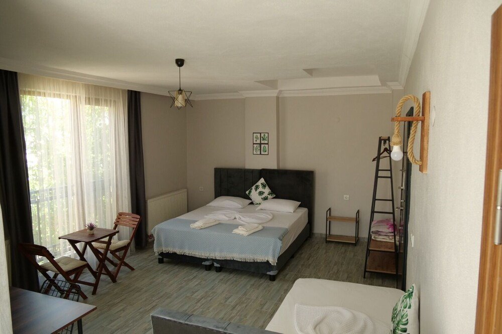 Standard Familie Zimmer mit Poolblick Li̇mon Otel Kiyiköy