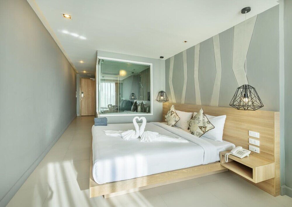 Luxe studio avec balcon Ratana Patong Beach Hotel by Shanaya