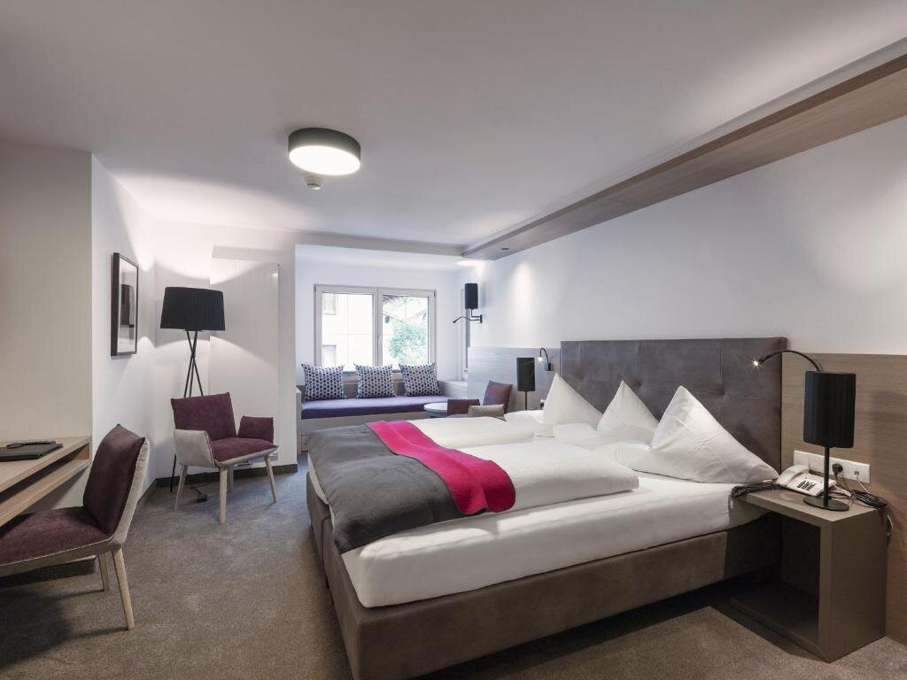 Трёхместный номер Comfort Quality Hosts Arlberg - Hotel Goldenes Kreuz B&B