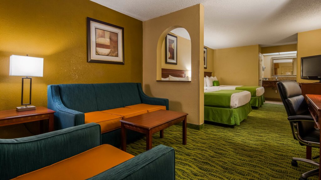 Quadruple Suite Best Western Orlando East Inn & Suites