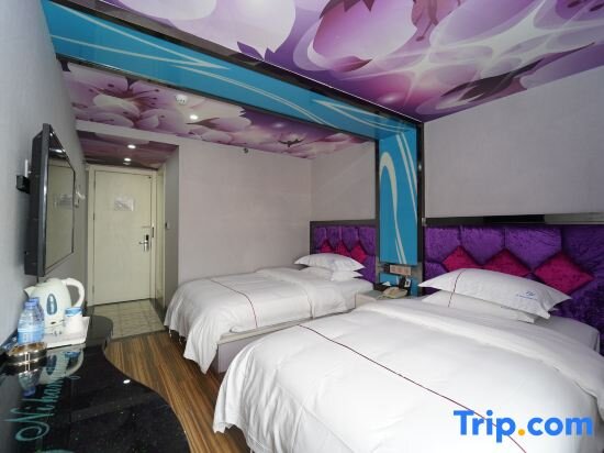 Кровать в общем номере (женский номер) Nihang Hotel