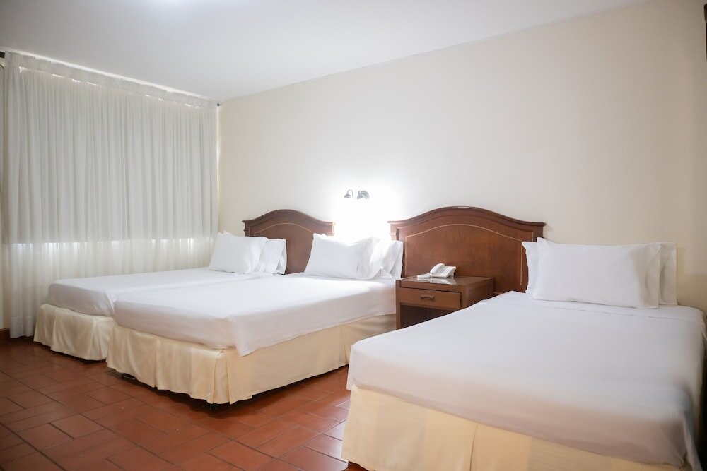 Трёхместный номер Standard Hotel Faranda Bolivar Cucuta, a member of Radisson Individuals