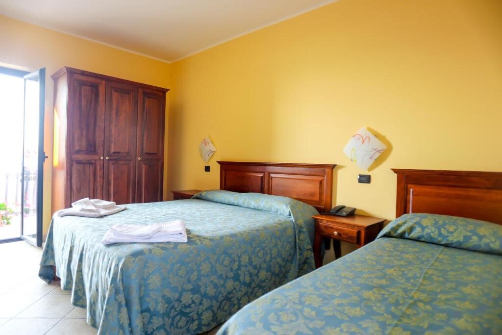 Quadruple room Villaggio Hotel Lido San Giuseppe
