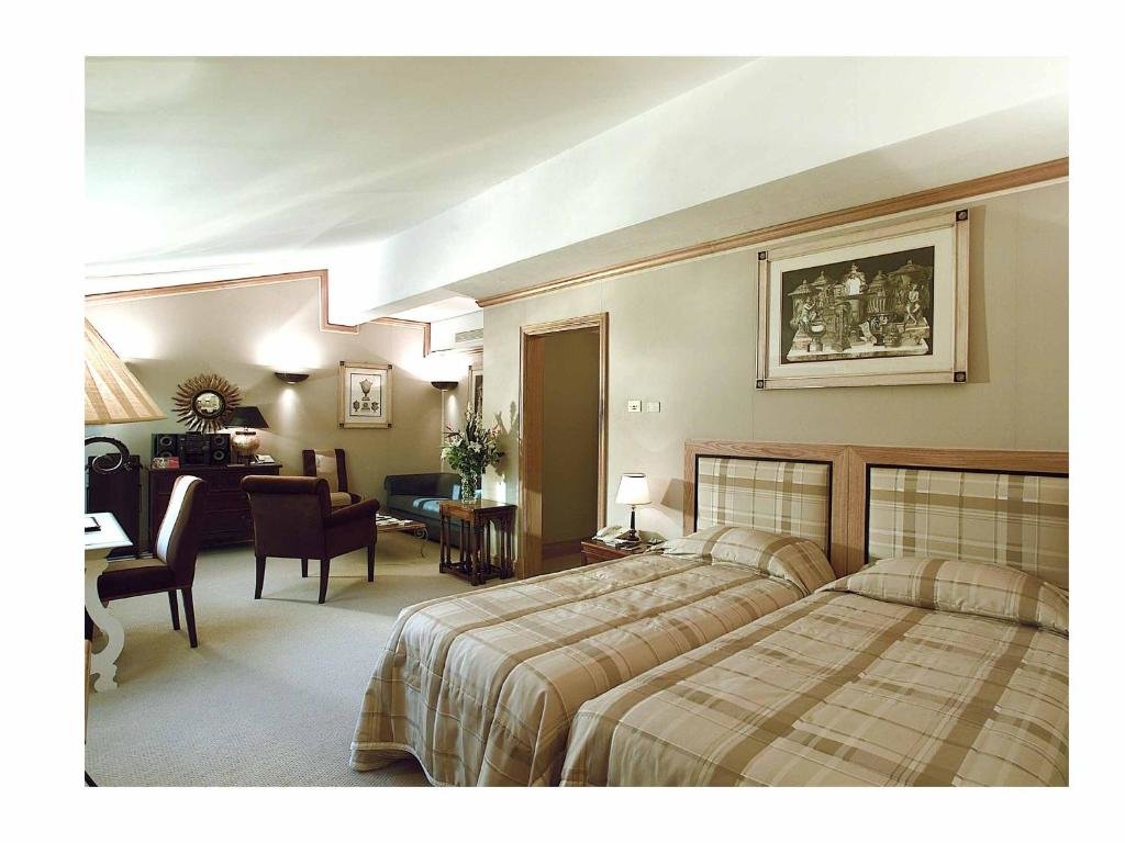 Семейный номер Standard Grand Hotel Continental Siena - Starhotels Collezione