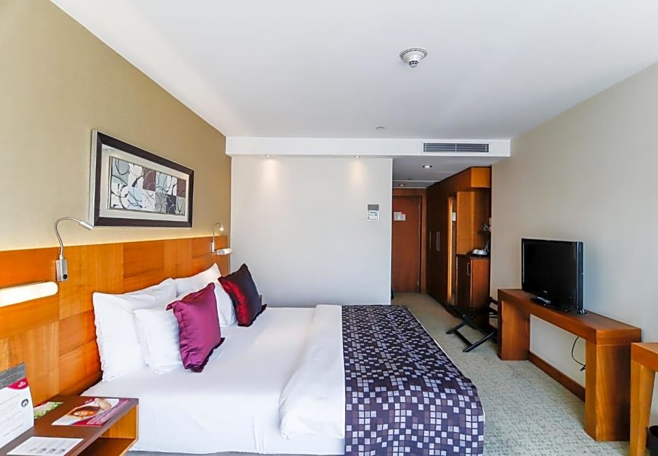 Двухместный номер Lounge Access Premium Crowne Plaza Istanbul Harbiye, an IHG Hotel
