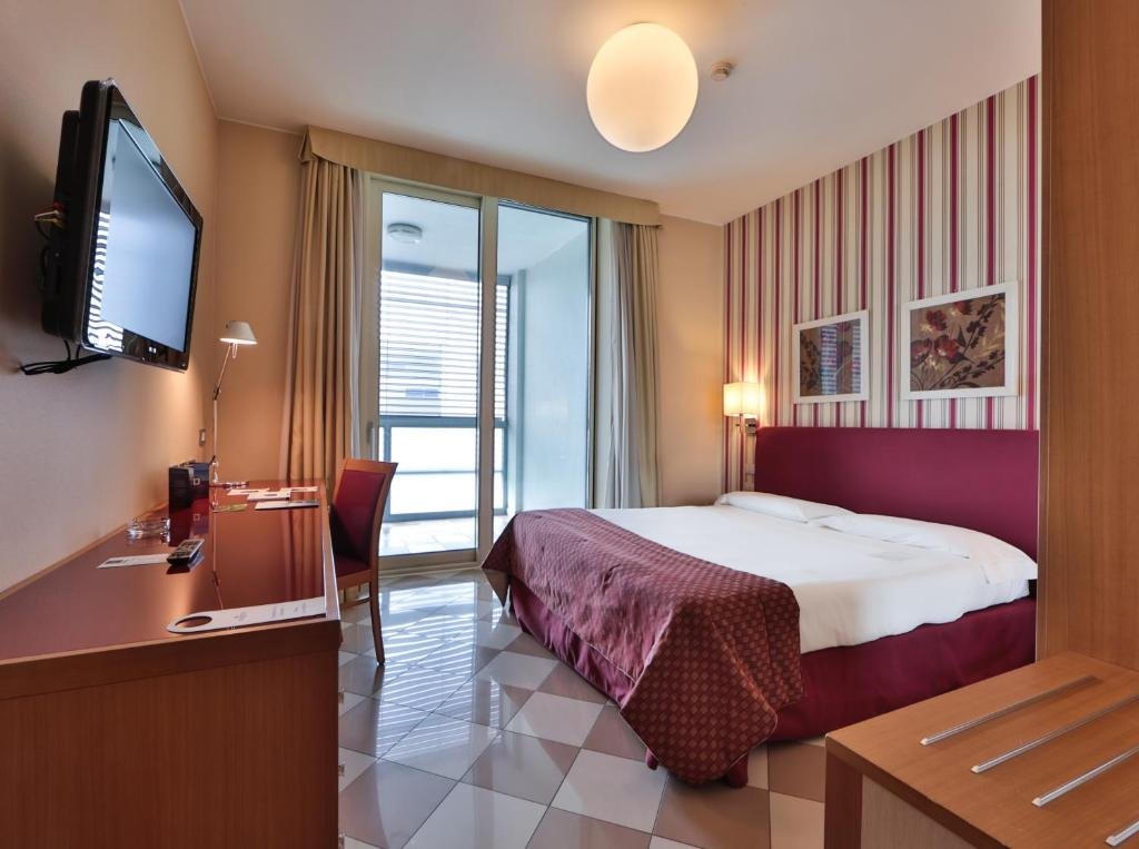 Двухместный номер Classic UNAHOTELS The ONE Milano Hotel & Residence