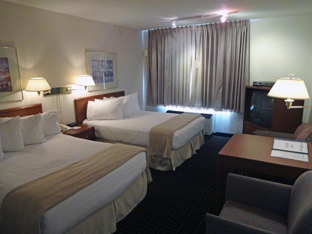 Номер Standard Powell River Town Centre Hotel