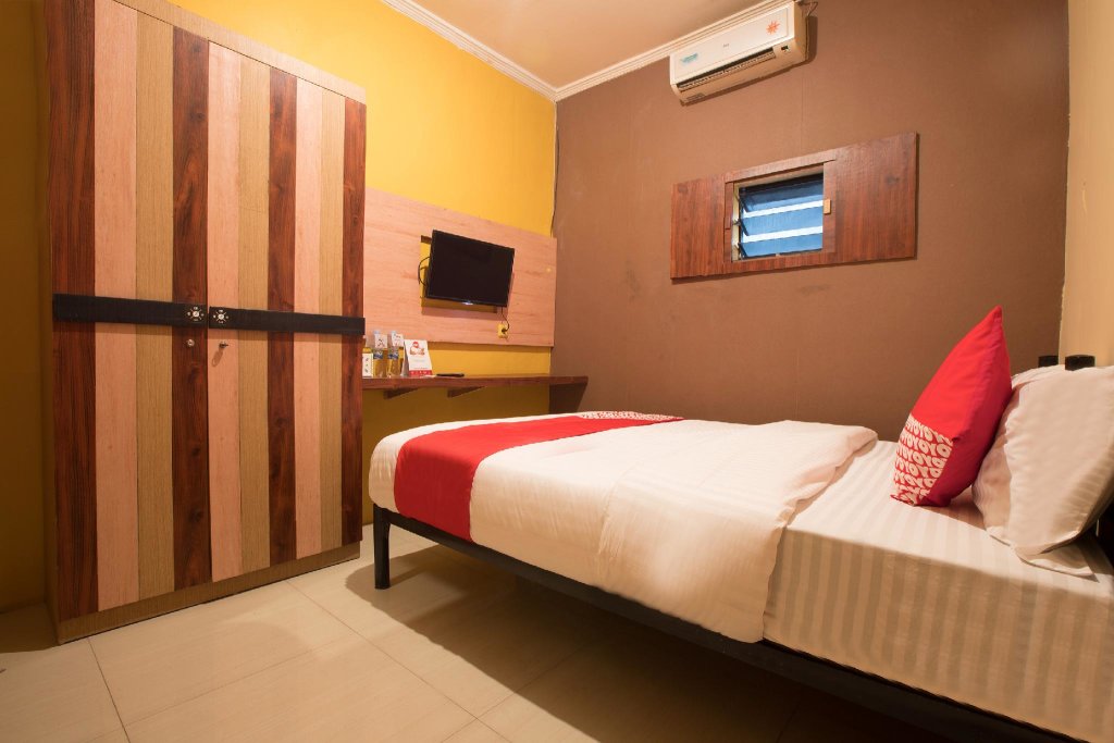 Standard Double room OYO 298 Gemilang Guesthouse