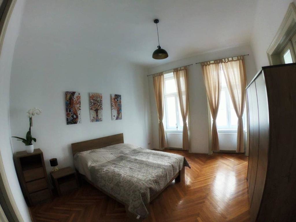 Apartment Central-Located Flat
